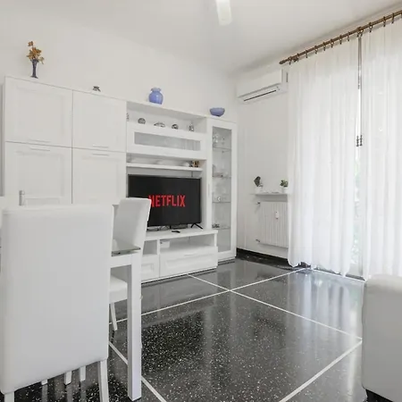 A 100m Dal Mare Lejlighed *