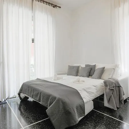A 100m Dal Mare Apartment Genoa